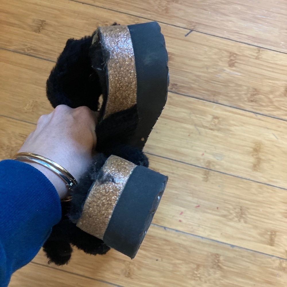NEW Big Buckle Shearling - Picture 6 of 14